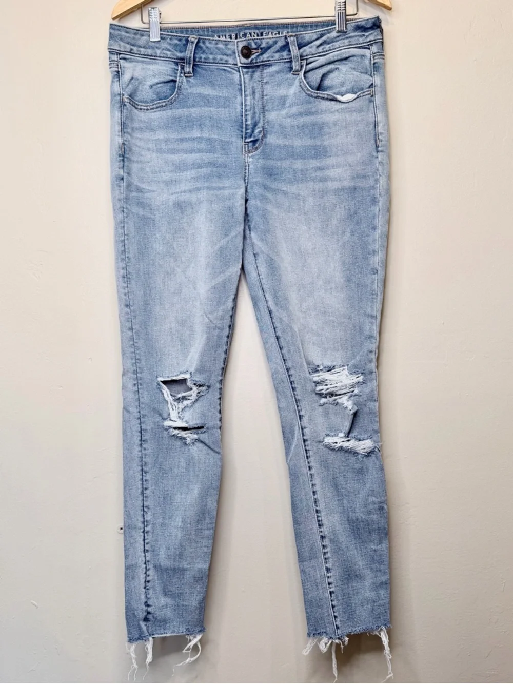AE Factory Distressed Ripped Busted Knees Light Wash Super Stretch Skinny Jeans - Picture 2 of 14